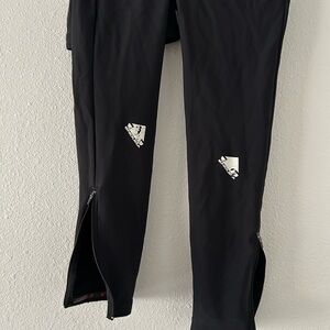 Black Endura cycling leggings